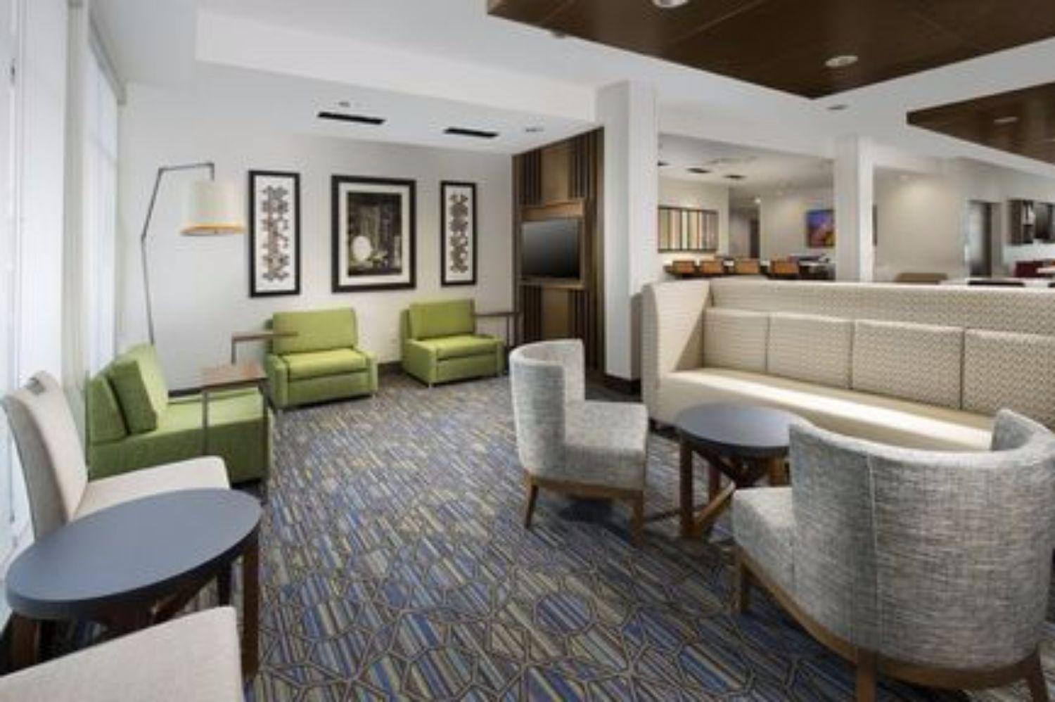 Holiday Inn Express & Suites Greenwood Mall By Ihg Exterior photo